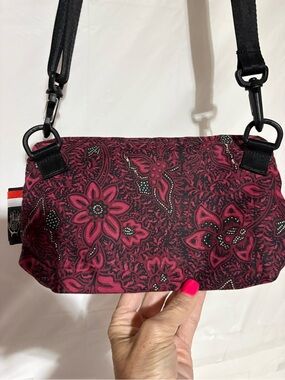 Ethnotek Crossbody Bag with Adjustable Black Strap super cute